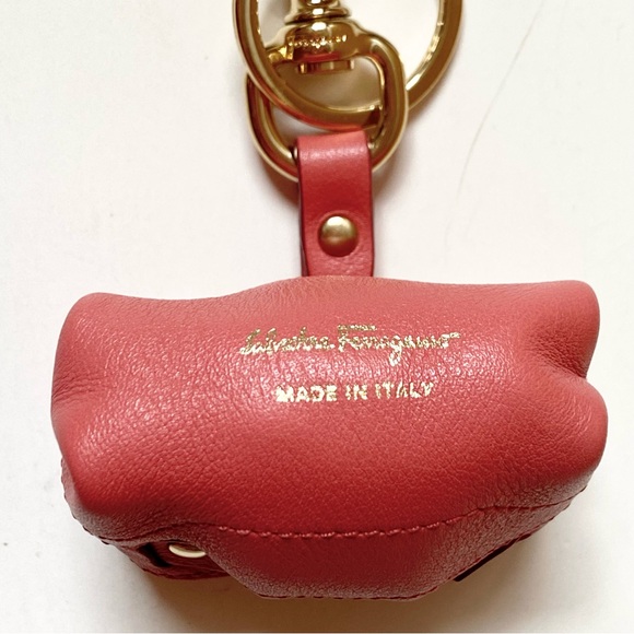 FERRAGAMO MINI BAG KEYCHAIN💞 - Picture 9 of 10